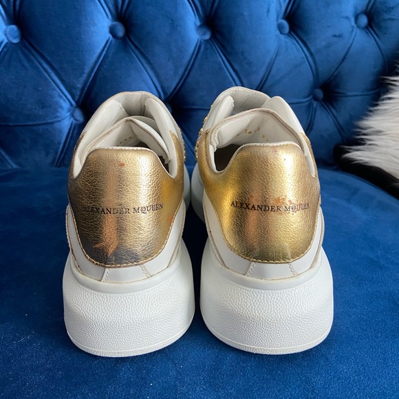 Alexander McQueen Studded exaggerated-sole sneakers - Picture 4 of 7